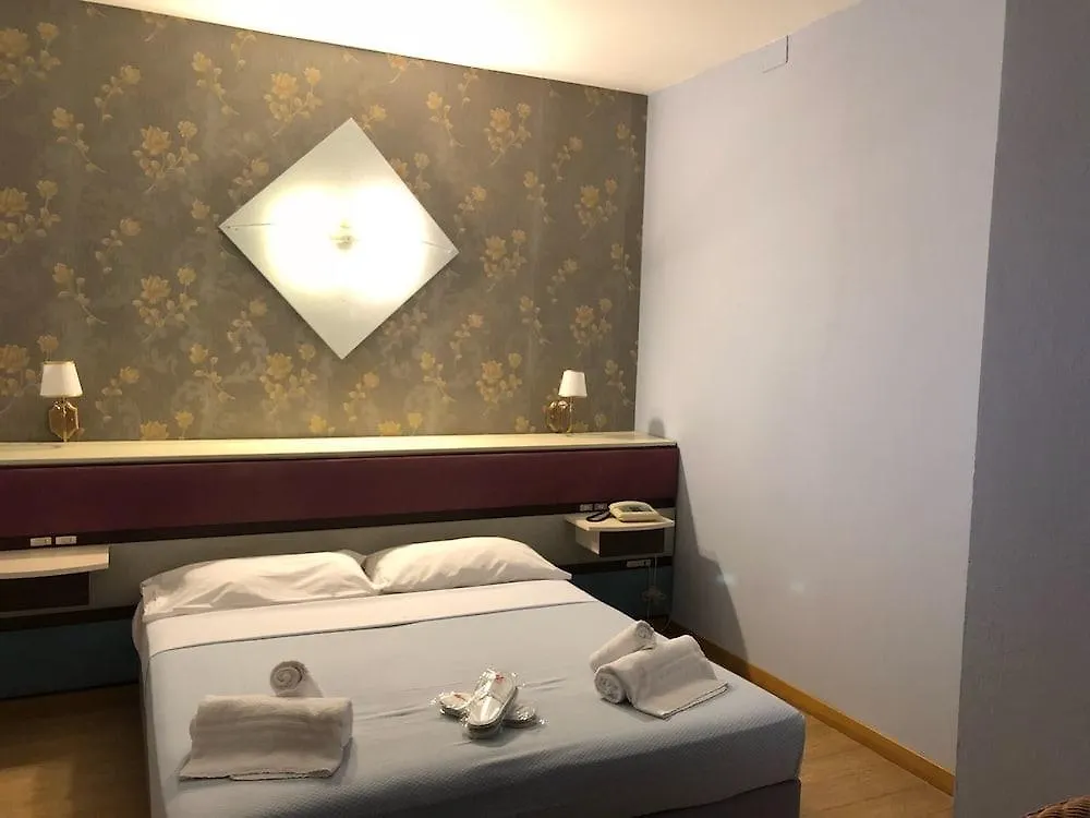 Hotel Romea Ravenna 3*,  Italy